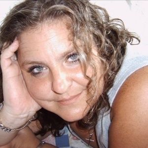 Meet your Posher, Lorie